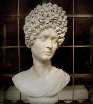 Coiffure romaine de l’époque